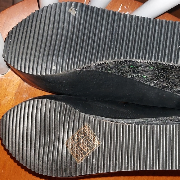 Women's shoes - Picture 3 of 5